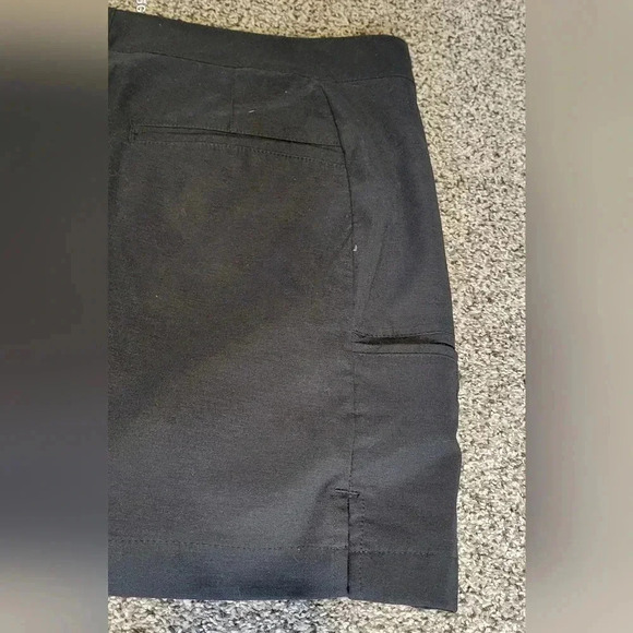 Columbia Titanium Womens Skort, size 6, black - Picture 2 of 10